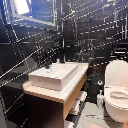 Lionyx Home&suites Apartmanhotel *